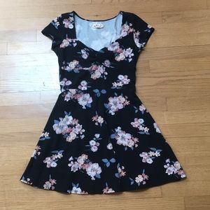 Floral Hollister short sleeve dress